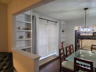 Luxury Southern Mansion w/ Pool - 2