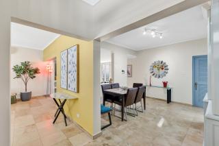 Condado 4 Bed 3 Bath Sleeps 8 Jacuzzi & Free Parking - San Juan - 5