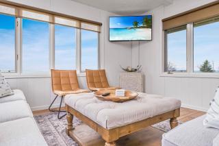 Up North Escape - Modern Home with Private Beach - 5
