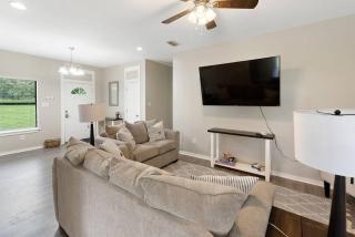 Spacious Country Living with Fishing Lake - Grand Bay - 7
