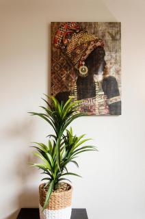 Lovely 3BR Apt With Balcony And Rooftop Pool Plus Views - 5