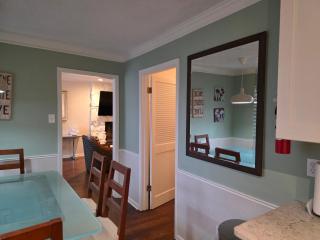 Modern Vast Southern Home with Pool Near Shops - Memphis - 5