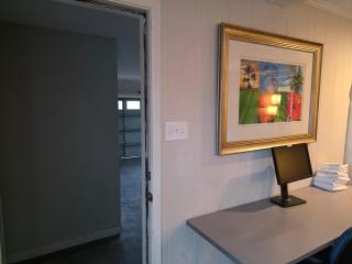Modern Vast Southern Home with Pool Near Shops - Memphis - 1