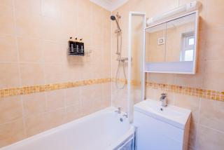 Bright & Elegant House Near City Centre and Stadium - Cardiff - 6