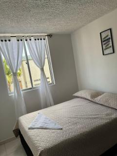 Amplio Apartamento Parqueadero y Piscina Cerca al CC Gran Plaza - 3