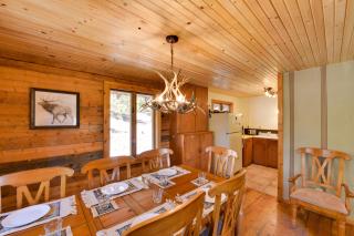 Idyllic Twin Lakes Escape with Deck and Fire Pit! - Twin Lakes - 3
