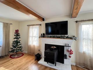 Stay Near Ski Berkshires, Mid-Week & Promo Deals! - - 0