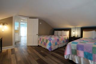Grand Harbor Apartments 209 Clinton Unit 3 - Grand Haven - 2