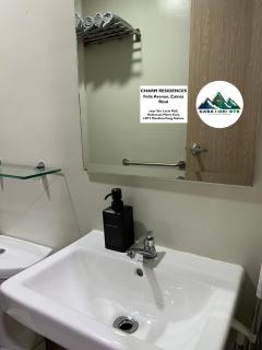 1BR luxury bed, movie room, swimming pool access - Manila - 2