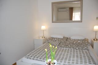 Budapest Downtown Apartments with Balcony & optional Garage & Restaurant in the building - Budapest - 9