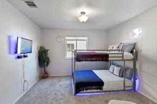 Lux 3BR Sleeps 10 Near Q2 Stad with Fire Pit & BBQ - Austin - 3