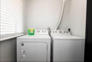 Charming 2BR Condo with Onsite Parking Included - Los Angeles - 7