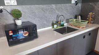 Imperium Residence 2 Bilik Keluarga Sea View Homestay at Swiss Belhotel - Kuantan - 3