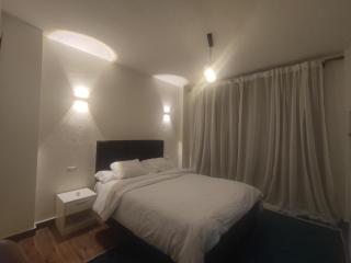 شقة فندقية قريبة من المتحف المصرى ومول مصر والاهرامات عجائب الدنيا السبعة - 2