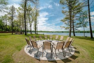 Expansive Lakefront Home with Private Dock - 5