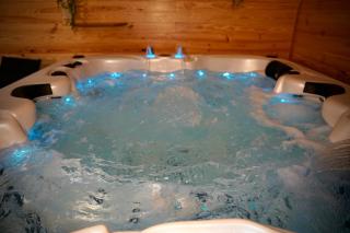 Suite, Hammam, Sauna, et Jacuzzi - Sedan - 1