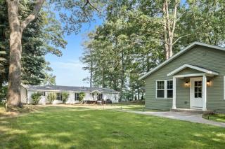 Picture Perfect Dual Home on the Lake - - 3