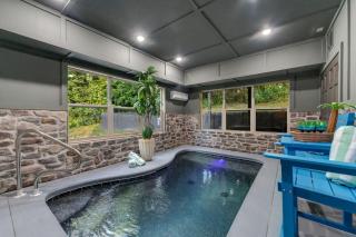 Honeybear Hideaways - Luxury Gatlinburg Cabin with Indoor Pool, Sauna and Game Room - Smoky Mountain - Gatlinburg - 2