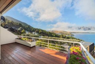Fabulous Lake View Home All new furniture - Queenstown - 1
