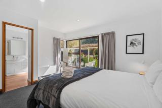 Fabulous Lake View Home All new furniture - Queenstown - 7