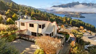 Fabulous Lake View Home All new furniture - Queenstown - 2