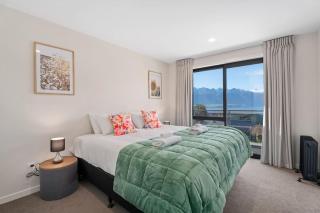 Quiet Home with Stunning Lake & Mountain Views - Queenstown - 8