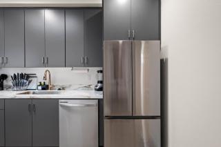 King Bed EVCharger Sleeps 8 Balcony Laundry - San Diego - 1