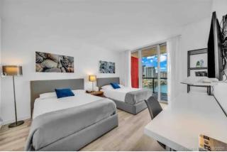 Studio Beach Apmt 2 Full Q Beds, Amazing View - 0