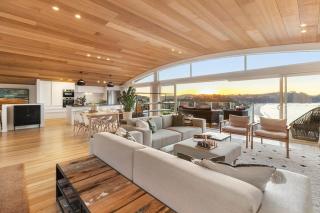 GARRATT VIEW - Coast & Country - - 6