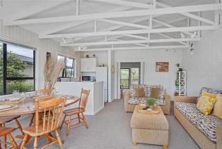Captains Bach at Cooks - Upstairs Holiday Unit - 5