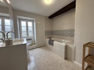 Gîte familial avec jardin, proche de Vichy, 4 chambres, draps inclus, animaux acceptés - FR-1-489-188 - 2