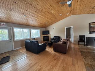Family & Pet Friendly Huron Getaway - Miller Lake - 8