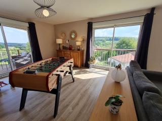 Spacieux gîte contemporain avec terrasse panoramique et piscine chauffée - FR-1-584-373 - 6