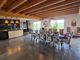 Spacieux gîte contemporain avec terrasse panoramique et piscine chauffée - FR-1-584-373 - 4