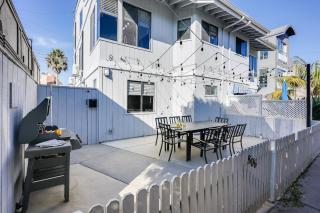 Luxury Meets Coastal Charm in North Mission Beach - San Diego - 8
