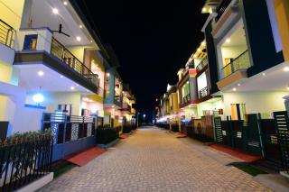 SPR Paradise Inn - - 0