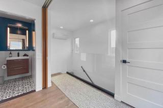 Ocean View Luxury Beach Homes With AC and Parking - 2