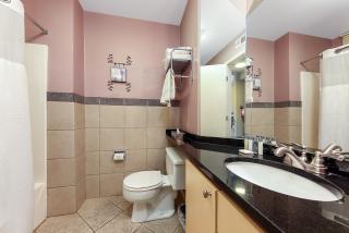 Lake Views at The Shores Great Location 5693 - 2