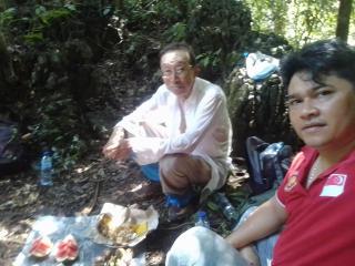 Ustin Nagoya Bukit Lawang Orangutan Trekking & transport You can only stay at the hotel if you book your trekking with us - 2