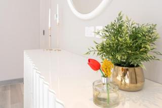 1 Bedroom Marina with Canal View - 4