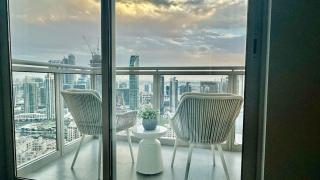 Luxury in the Sky - 1BR Burj Inner Circle - 3