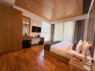 Moksha Riverside Resort - 9