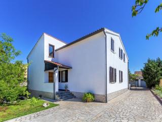 Apartment in Pula near the Sea and Town Center - Škatari - 3