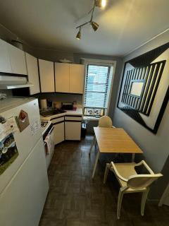 Next to Manhattan 2 Bedrooms Apartment - Subway 20 steps, Manhattan 1 Stop - 3