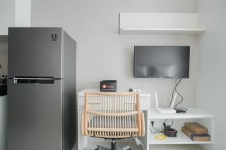 Modern and Comfort Studio at Ciputra International Apartment By Travelio - Jakarta - 3