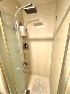 Elegant 2 Bedroom Makati Condo - Manila - 2