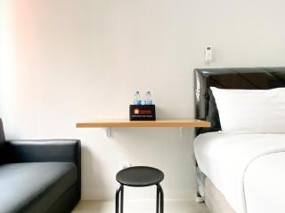 Cozy and Simply Studio Transpark Juanda Bekasi Timur Apartment By Travelio - 4