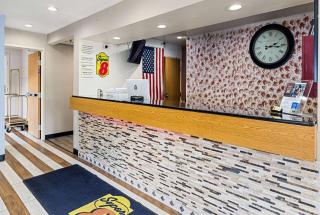 Super 8 by Wyndham Pittsburgh/Monroeville - Monroeville - 4