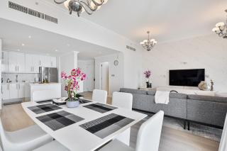 Bright and Spacious 2BR with Pool and Gym Access - 3