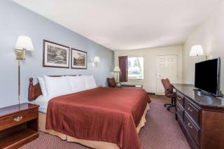 Days Inn by Wyndham Royston - Royston - 5